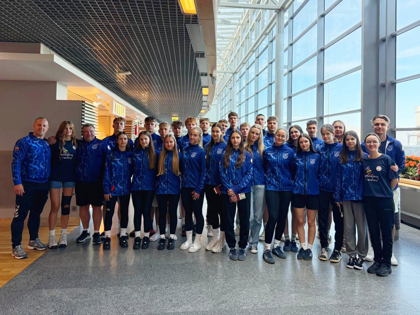 Lietuvos rinktinės išvyko į Europos U-17 jaunių paplūdimio rankinio čempionatą Turkijoje