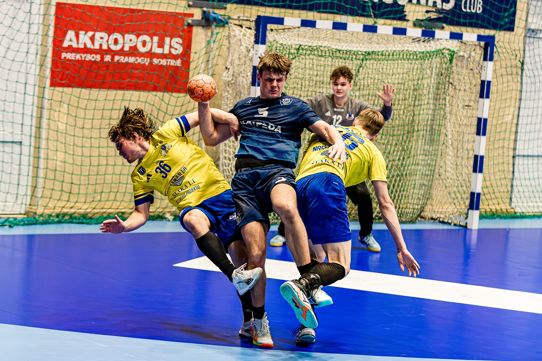 Pirmos lygos ketvirtfinaliai prasidėjo netikėtais rezultatais